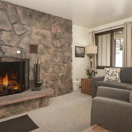 Hideaway Village Alpine 4